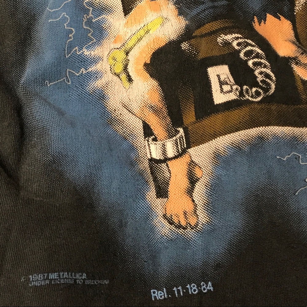 Vintage Metallica GLOW in the Dark Graphic Tee - Picture 4 of 8